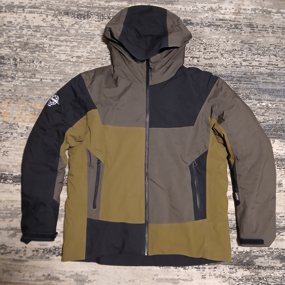 Arcteryx x Livestock Canada Goretex Down Jacket Color Block